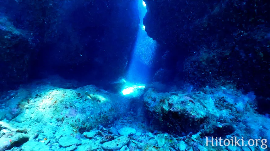 古宇利島トケイ浜ティーヌ浜ハートロック